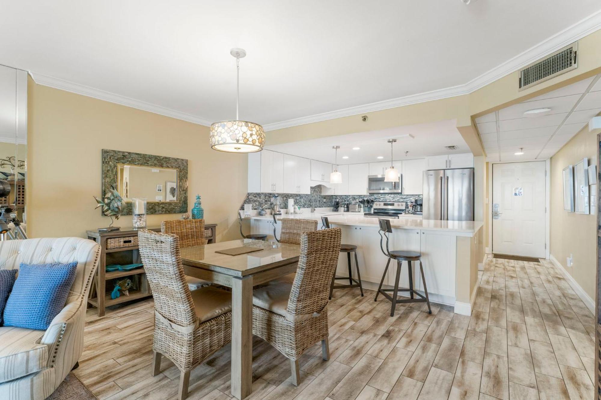 Stunning 2/2 Designer Condo W Coastal Appeal Right On The Gulf! パナマシティービーチ エクステリア 写真